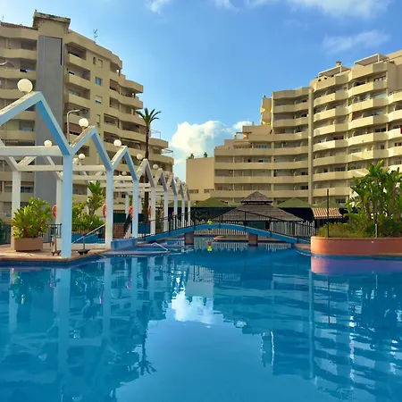 Vistas Al Mar Y Piscina