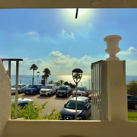 Vistas Al Mar Y Piscina Apartment